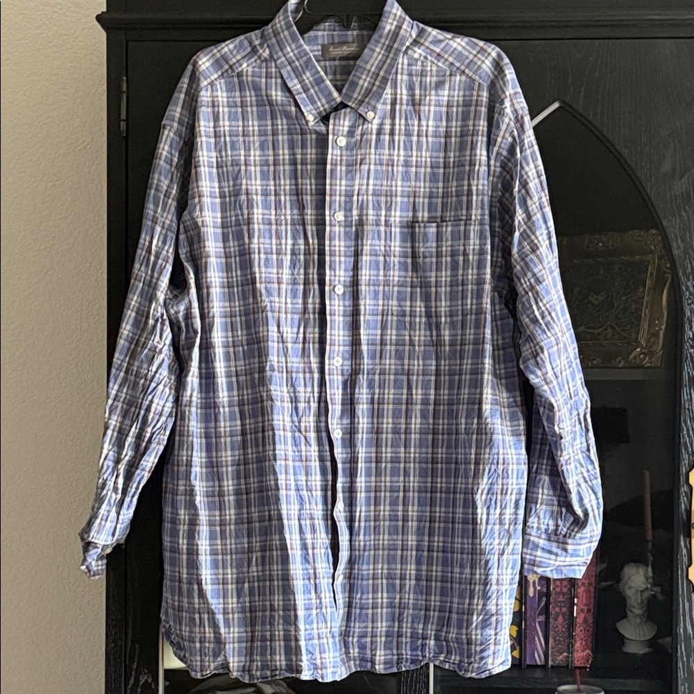 Izod Men's Light Blue Plaid Button-Down Shirt